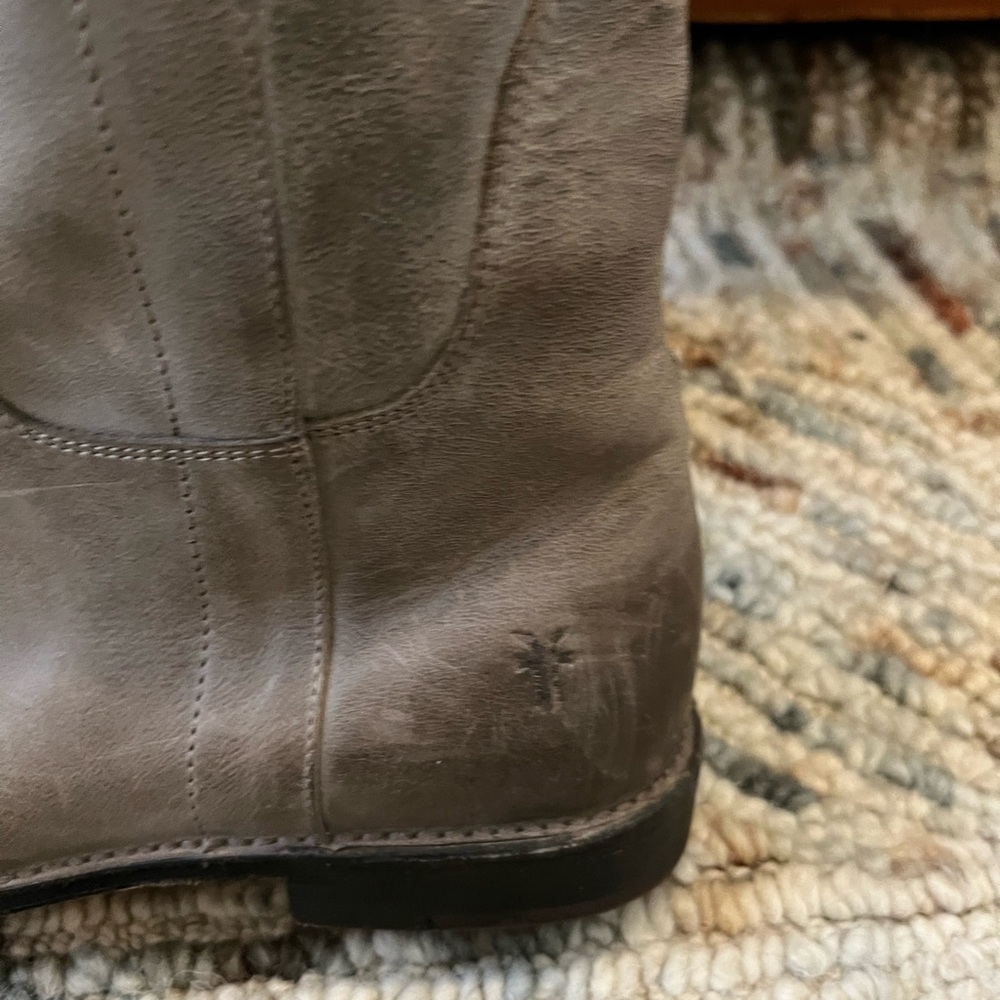 FRYE PAIGE WOMEN’S TALL LEATHER GRAY RIDING BOOT SZ 8 - Picture 2 of 7
